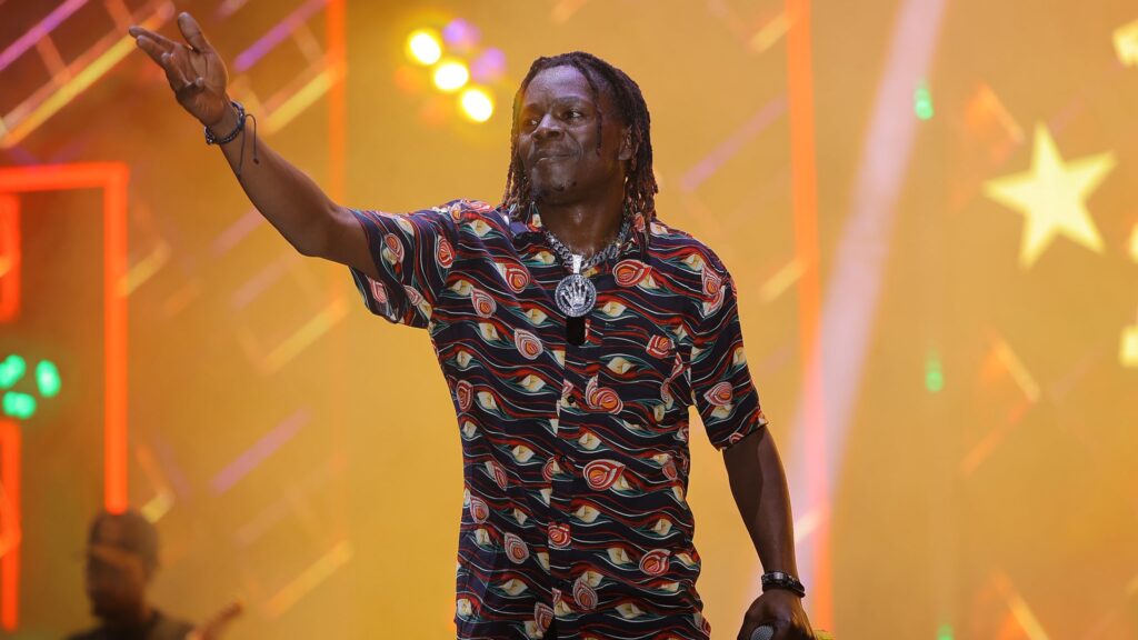 Of Kapeke, Aganaga, King Saha & rain holding back at Roast & Rhyme – Sqoop